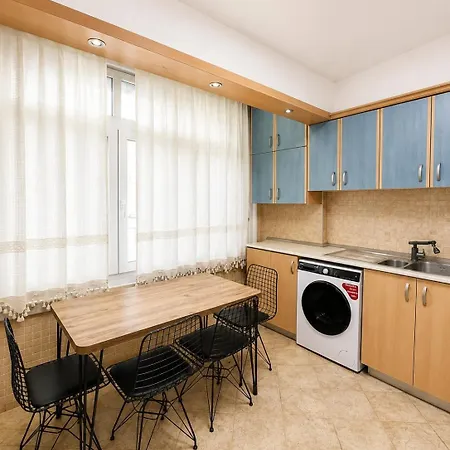 At Closest Location To Everywhere 3 Equipped Appartement